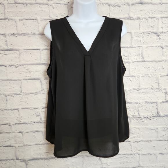 SHEIN Tops - 🌼Shein Top Womens Size 8/10 Black Sleeveless V Neck
